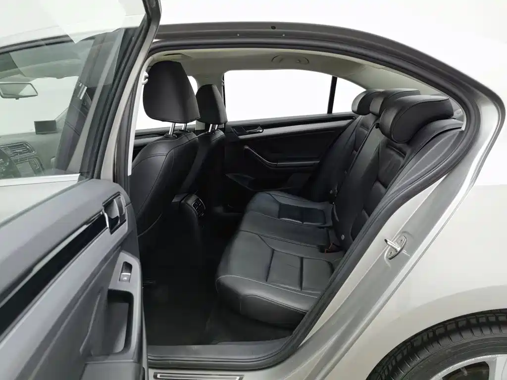 Volkswagen Sagitar — миниатюра 15