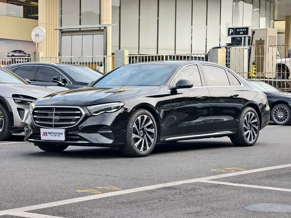 Mercedes-Benz E-Class — миниатюра 3