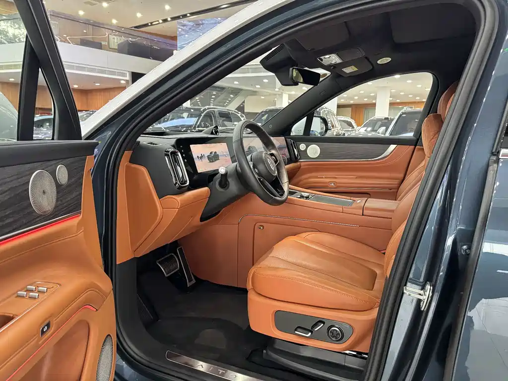 AITO ASK THE WORLD M9