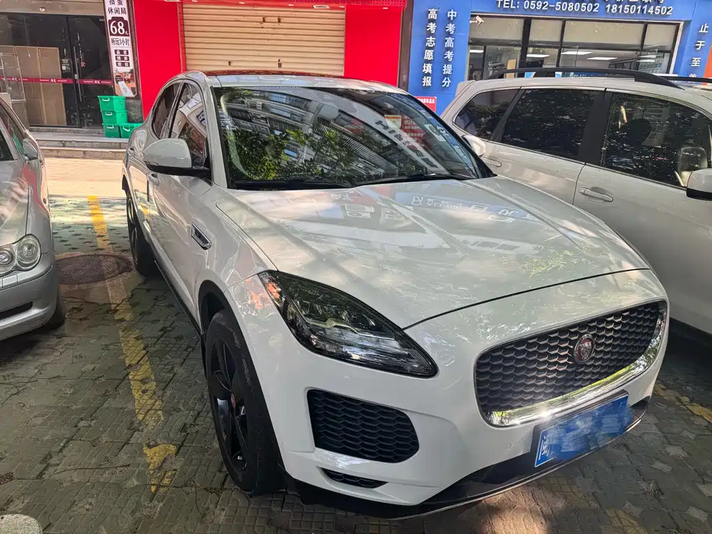 Jaguar E-PACE — миниатюра 3