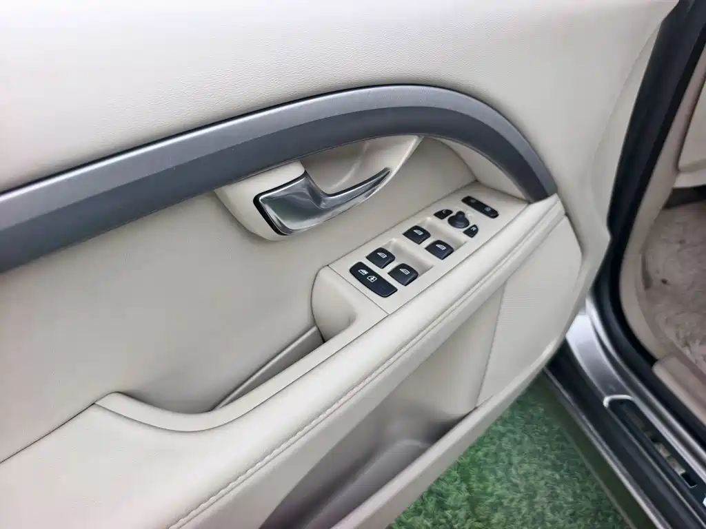 Volvo S80L — миниатюра 10