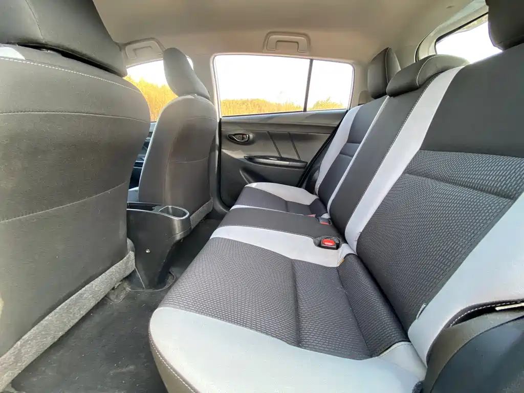 Toyota Yaris L — миниатюра 8