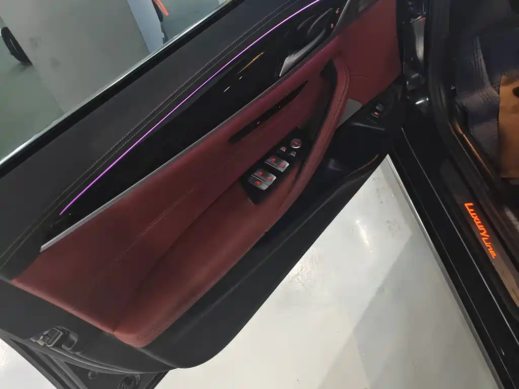BMW 5 Series — миниатюра 4
