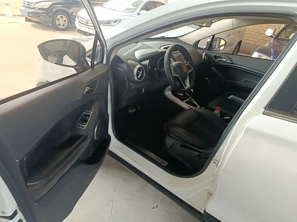 BYD Yuan — миниатюра 16