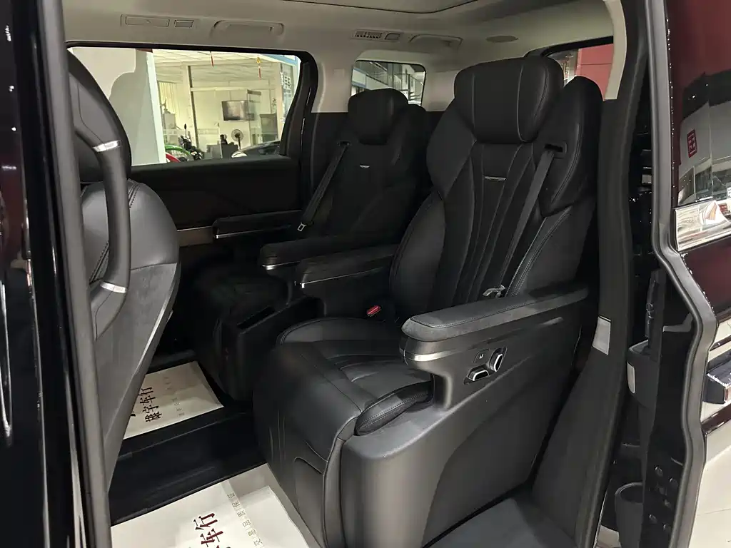 Hongqi HQ9 PHEV 2024 2.0T