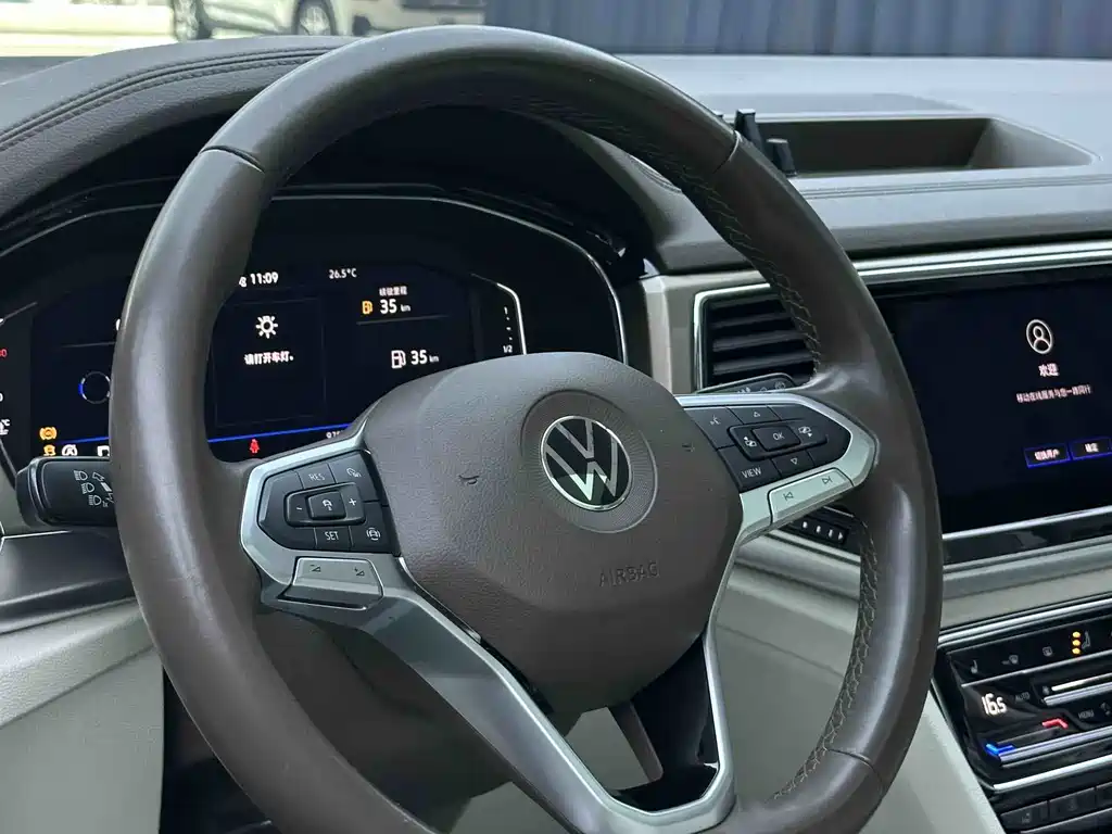 Volkswagen Viloran 2020 380TSI Luxury