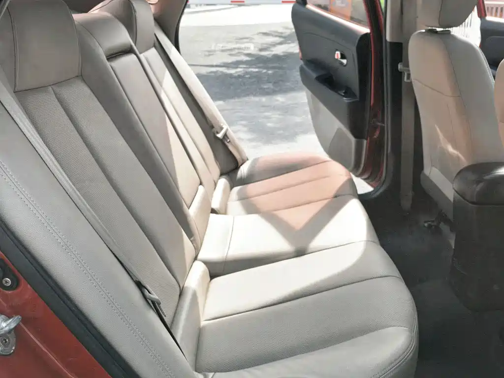 Hyundai Elantra — миниатюра 10