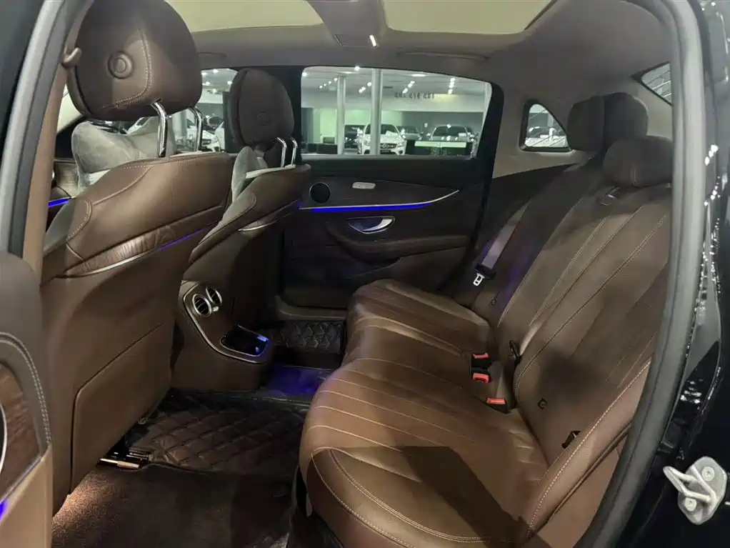 Mercedes-Benz E-Class — миниатюра 14