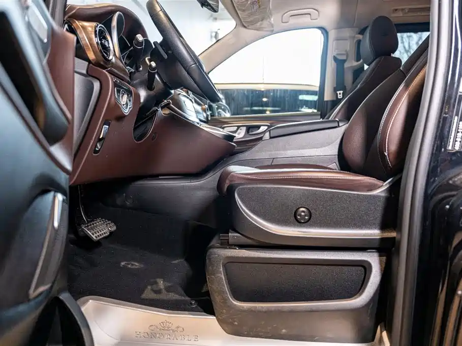 MERCEDES-BENZ V CLASS