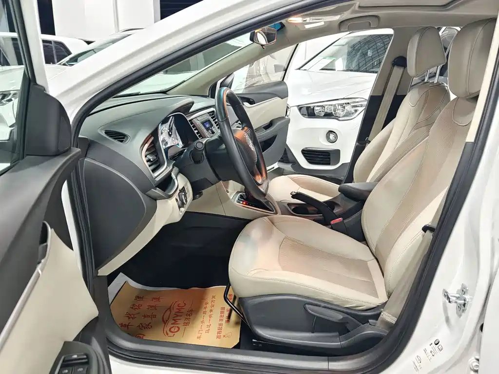 Buick Excelle — миниатюра 5