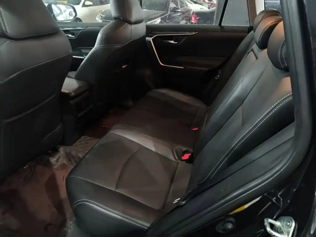 Toyota RAV4 — миниатюра 17