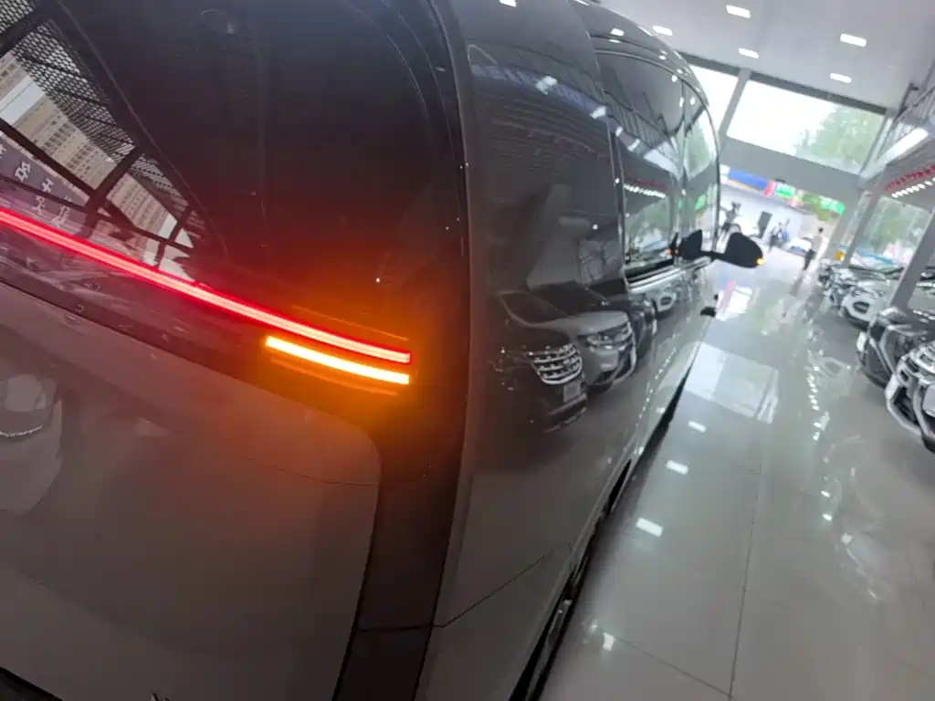 Li Auto Li MEGA — миниатюра 8