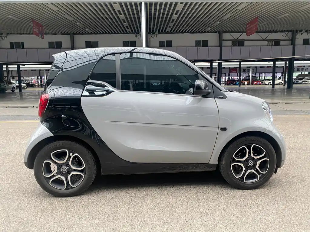 smart Smart Fortwo — миниатюра 4