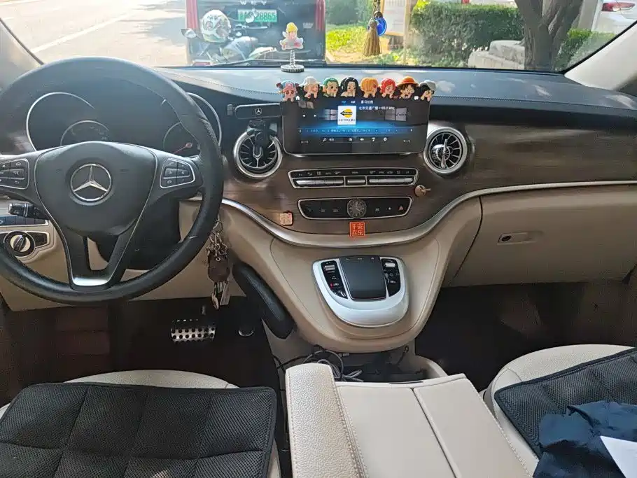 Mercedes-Benz V-Class — миниатюра 12