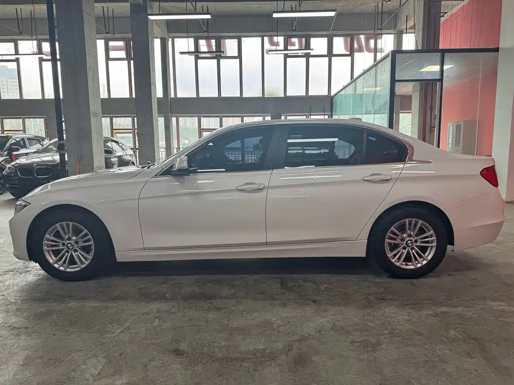 BMW 3 Series — миниатюра 4