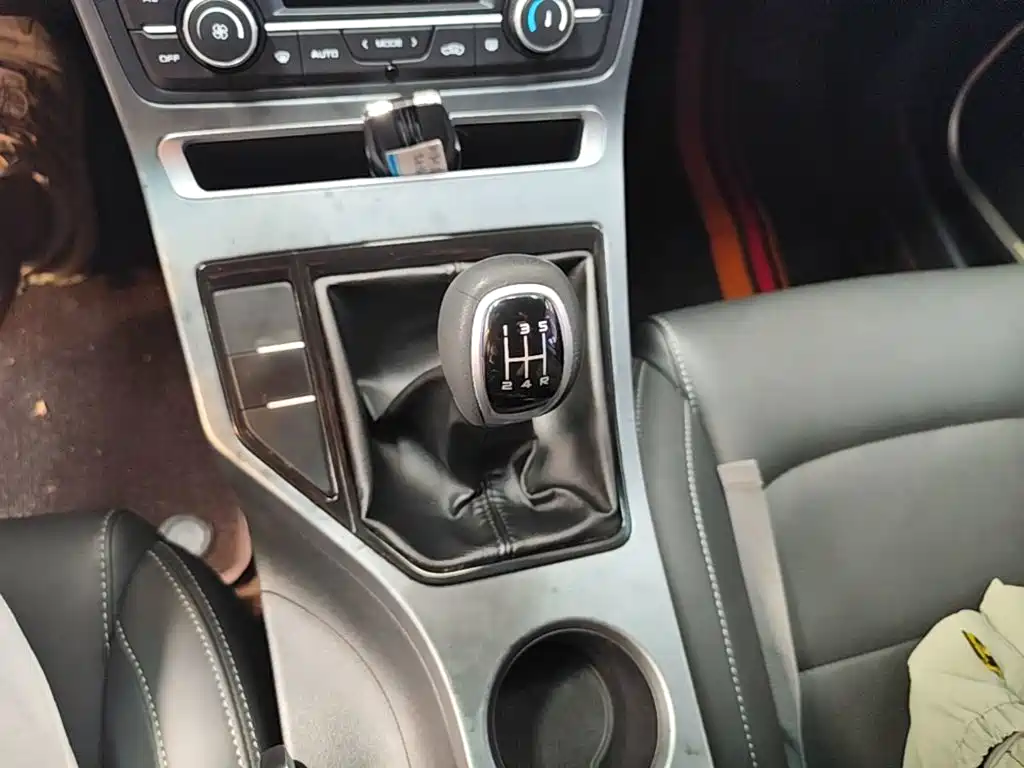 Geely Emgrand — миниатюра 14