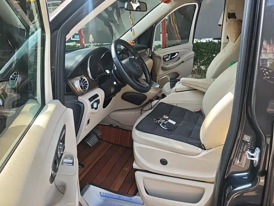 Mercedes-Benz V-Class — миниатюра 9