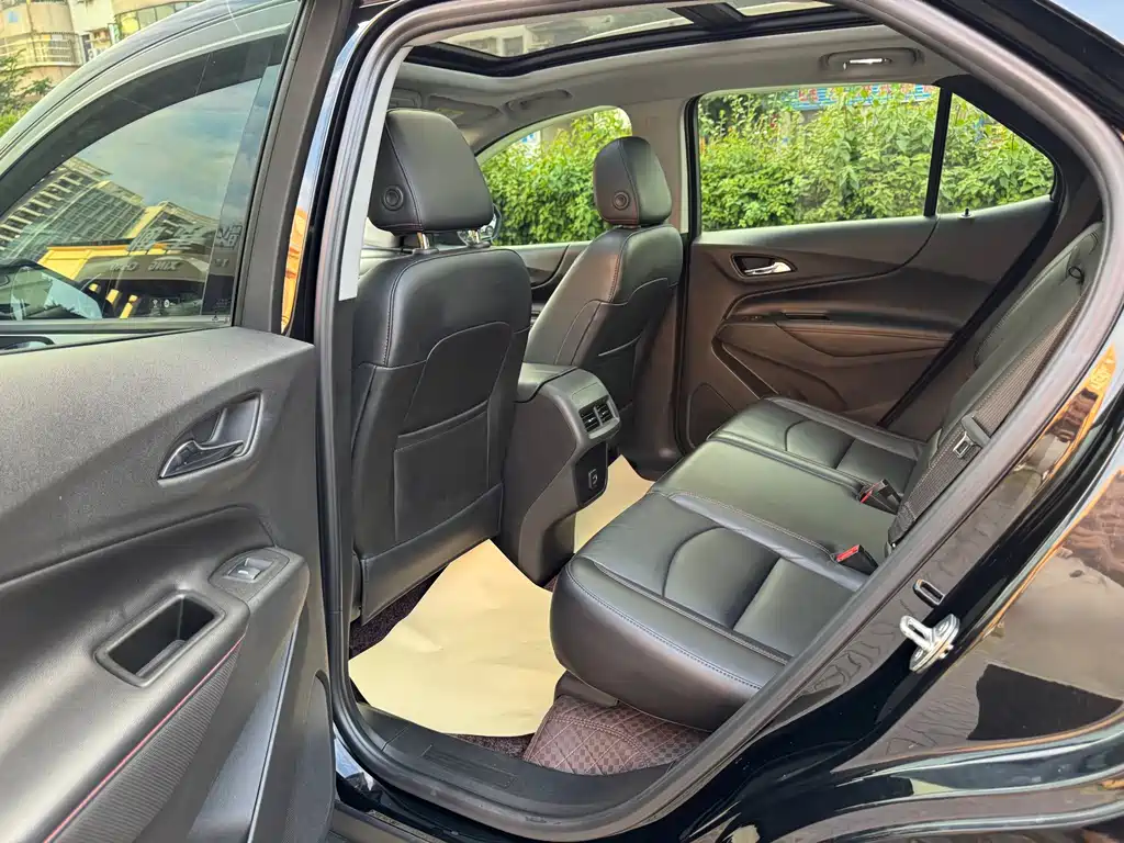 Chevrolet Equinox — миниатюра 10