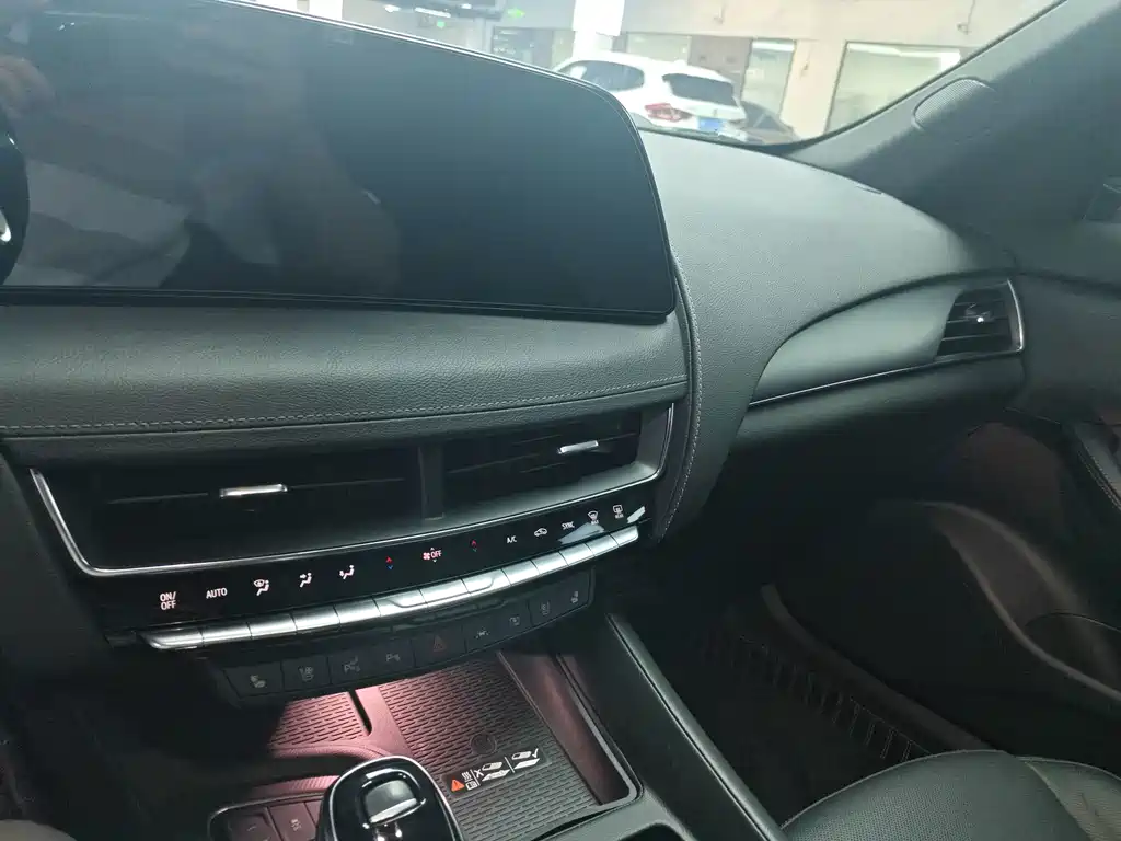 Cadillac CT5 — миниатюра 7