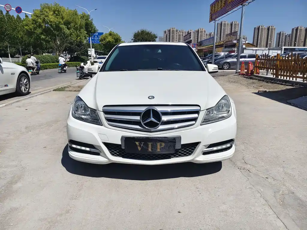 Mercedes-Benz C-Class — миниатюра 2