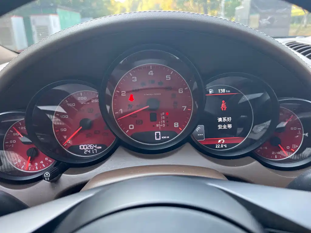 Porsche Cayenne — миниатюра 13
