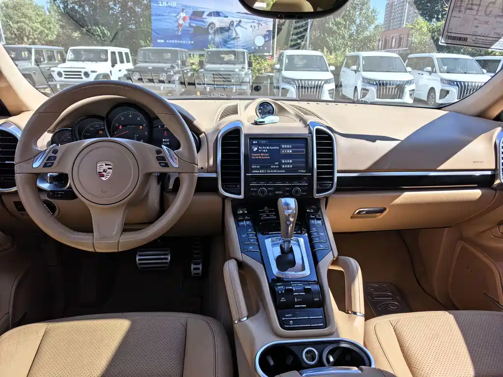 Porsche Cayenne — миниатюра 5