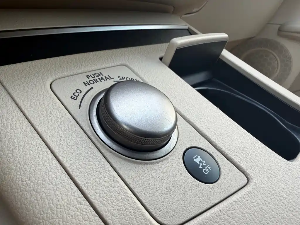 Lexus ES — миниатюра 13