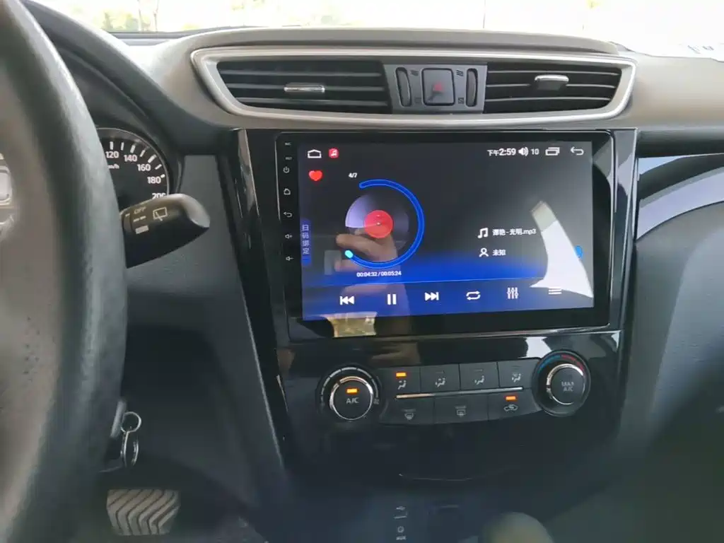 Nissan Qashqai — миниатюра 13