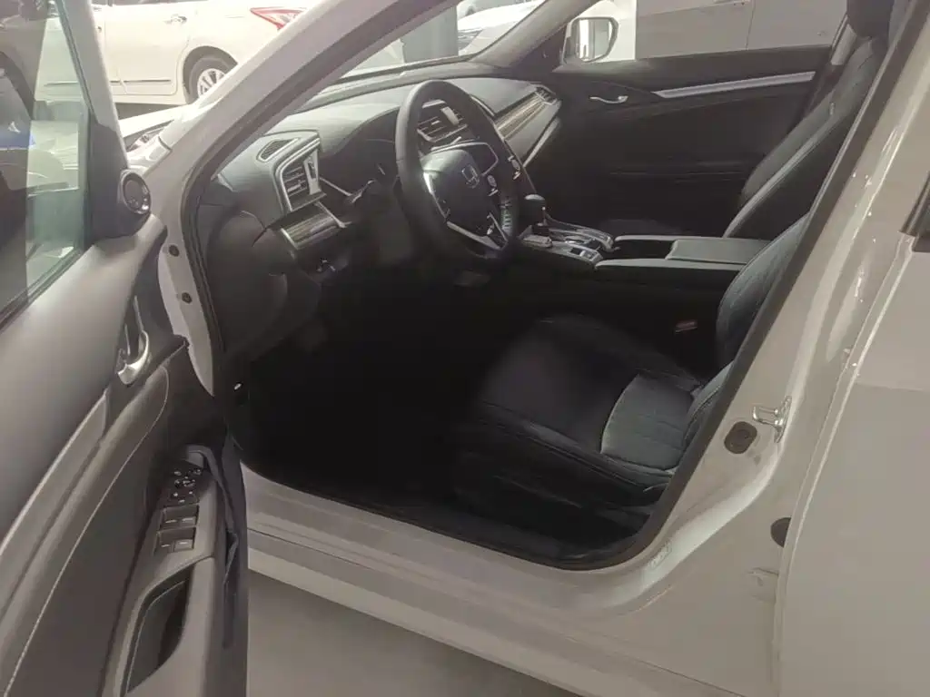 Honda Civic — миниатюра 16