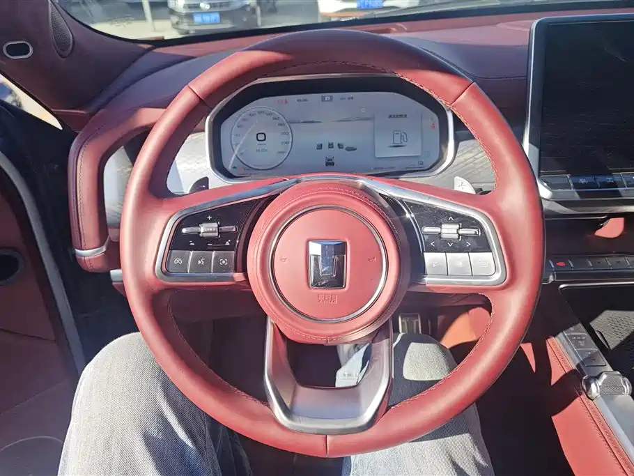 TANK TANK 700 NEW ENERGY