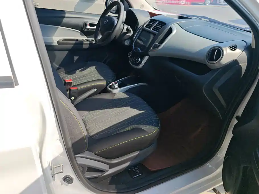 Changan Benben E-Star — миниатюра 8