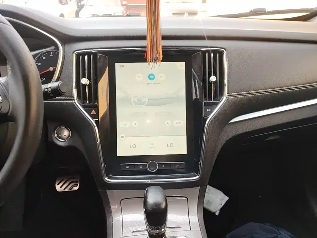 Roewe RX5 — миниатюра 13