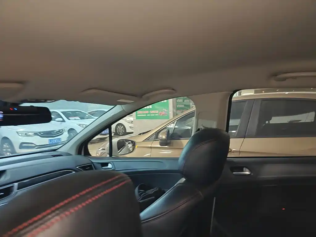 Peugeot 308 — миниатюра 18
