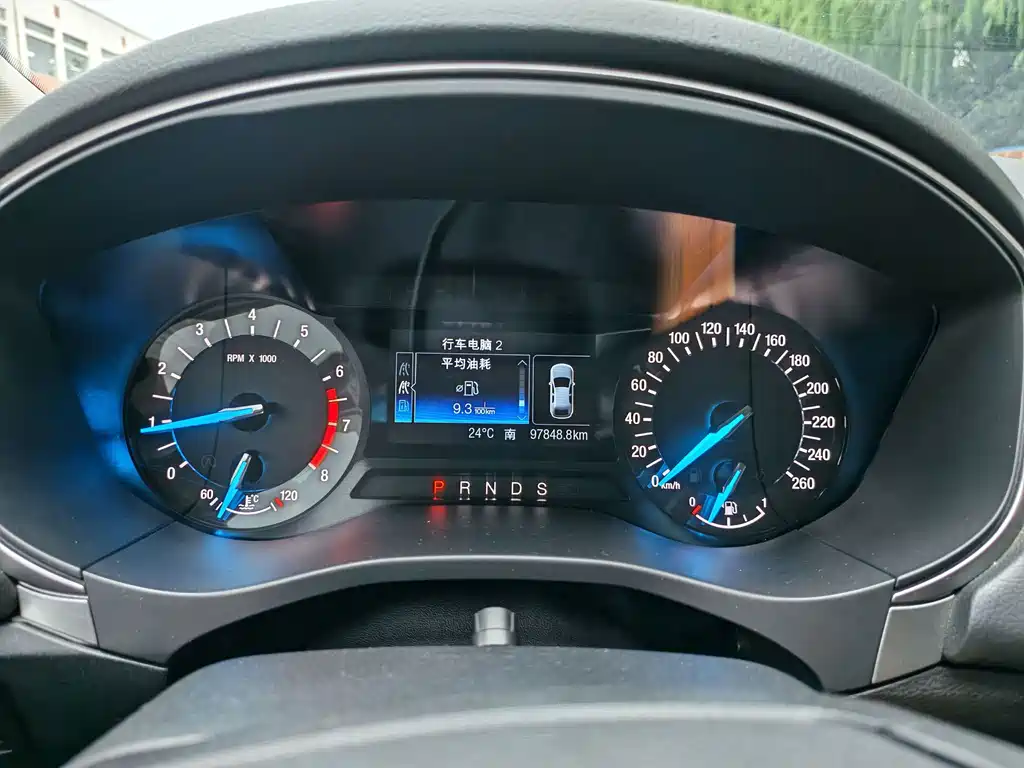 Ford Mondeo — миниатюра 11