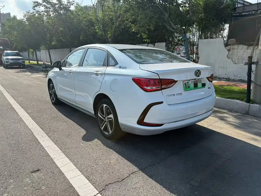 BAIC EU5 — миниатюра 6