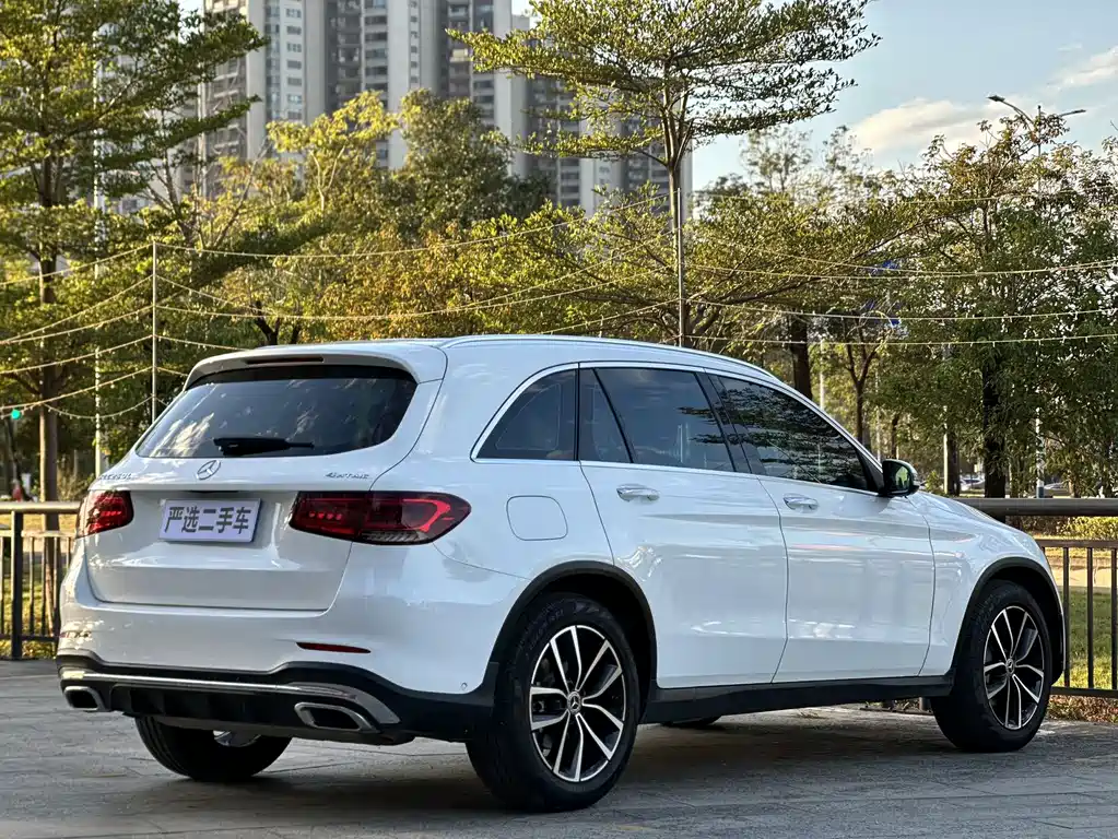 MERCEDES-BENZ GLC
