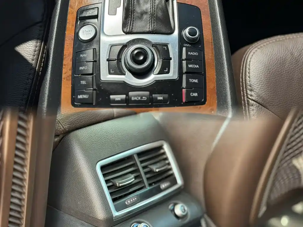 Audi Q7 — миниатюра 5