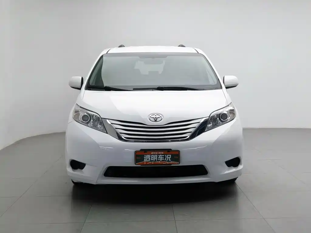 Toyota Sienna — миниатюра 3