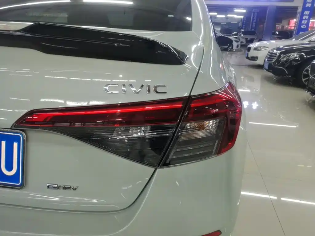 Honda Civic — миниатюра 8