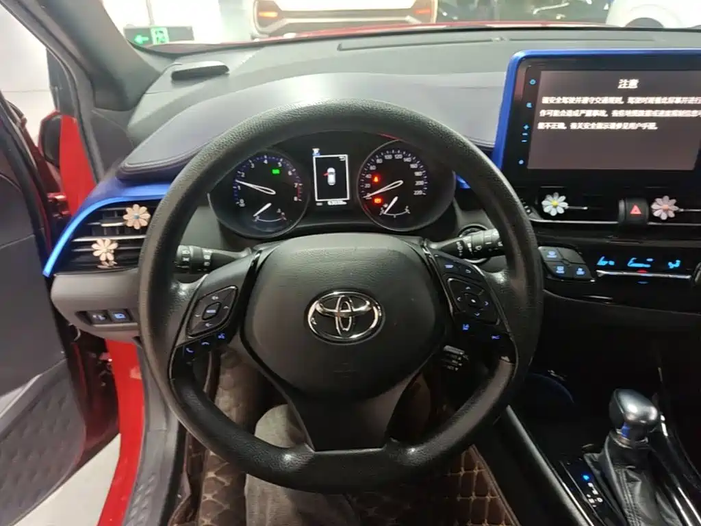 Toyota C-HR — миниатюра 11