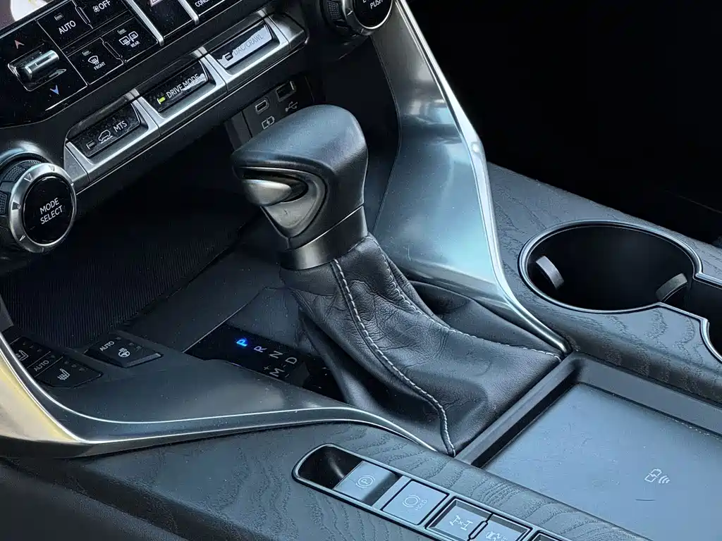 Lexus LX — миниатюра 16