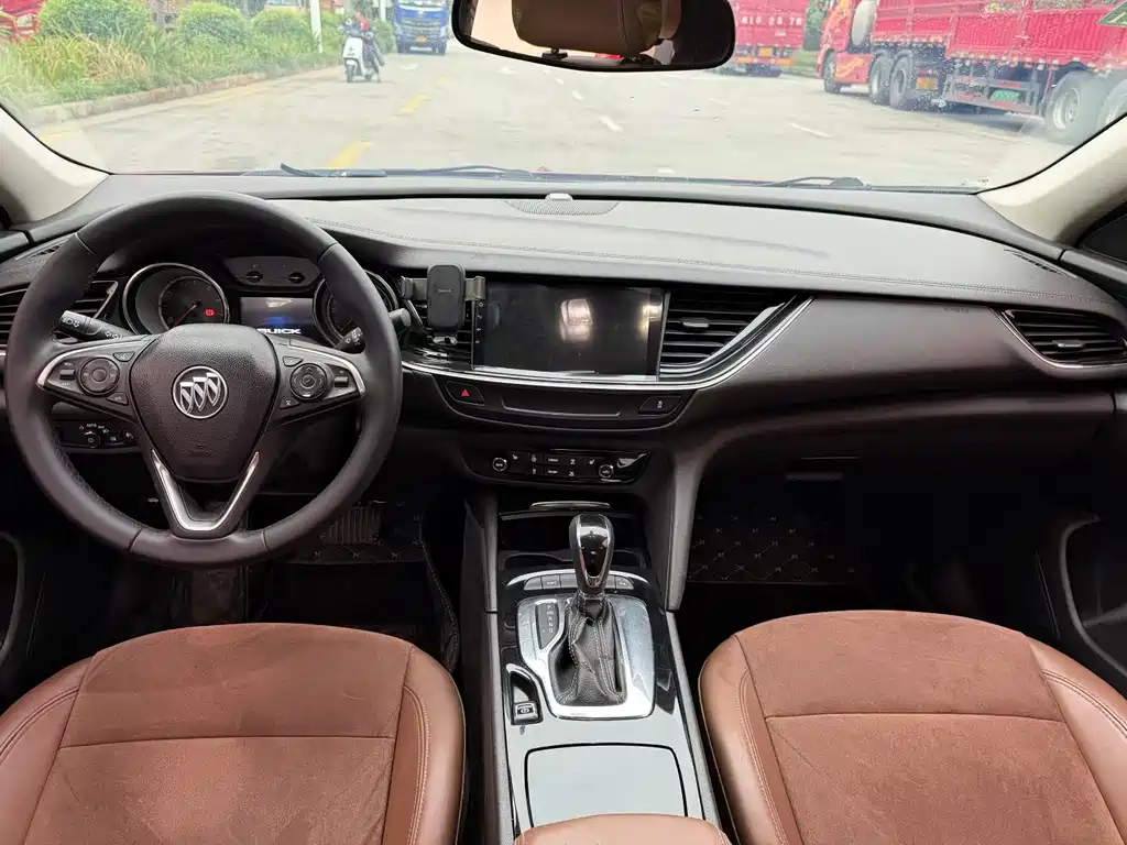 Buick Regal — миниатюра 8