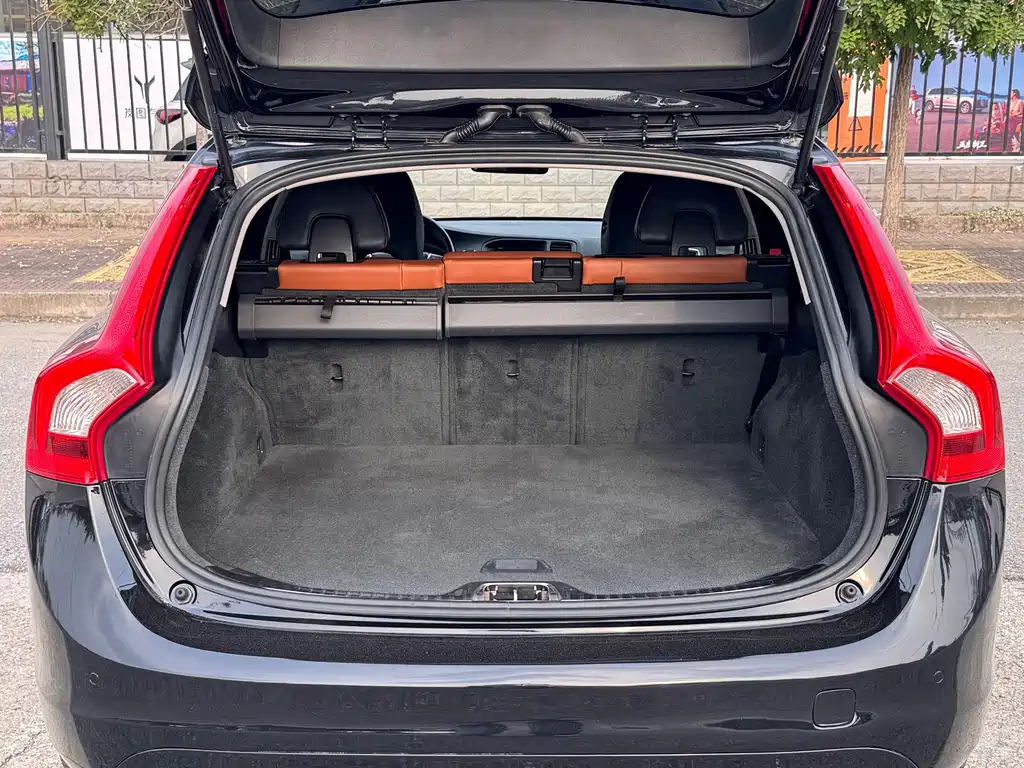 Volvo V60 — миниатюра 7