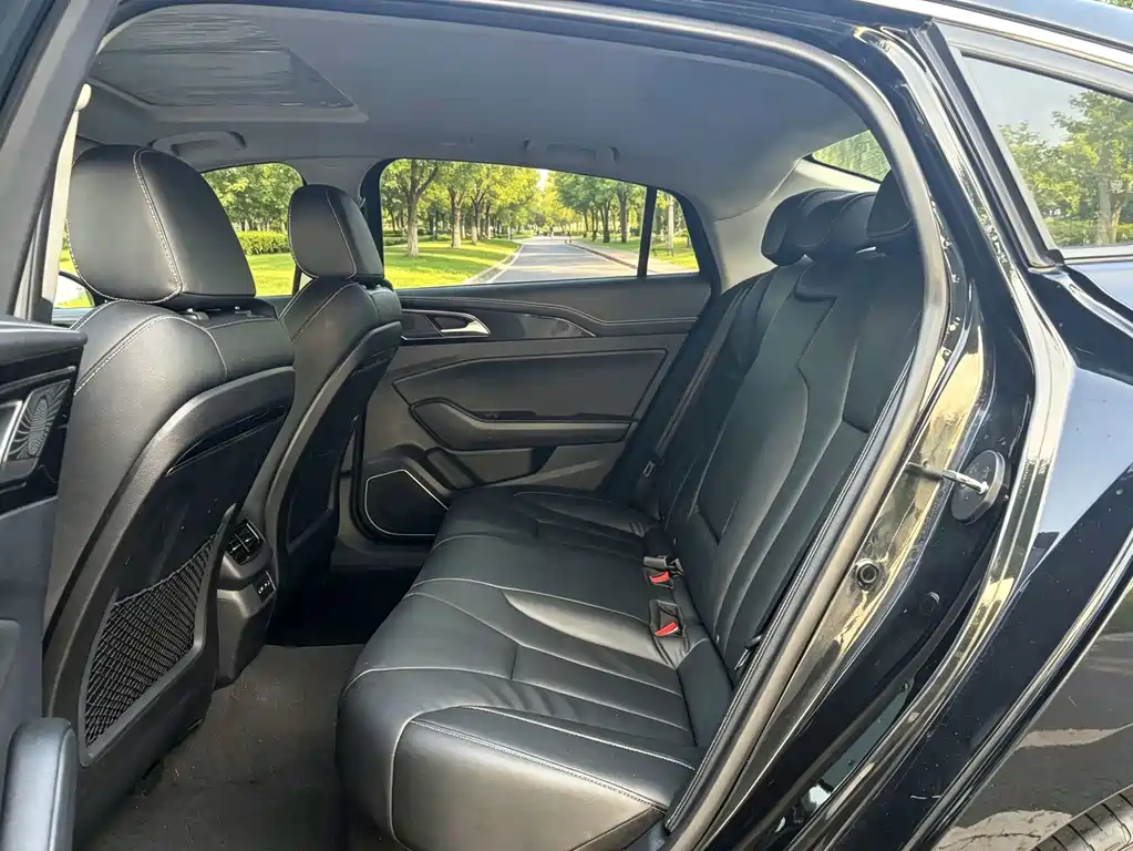 Hongqi Hongqi H5 — миниатюра 6