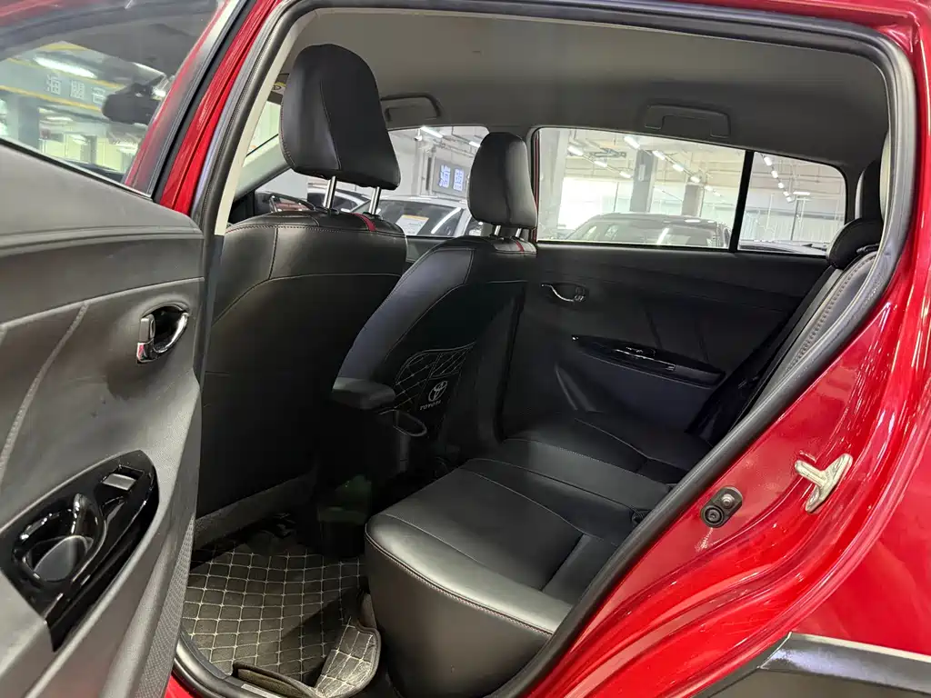 Toyota Yaris L — миниатюра 5
