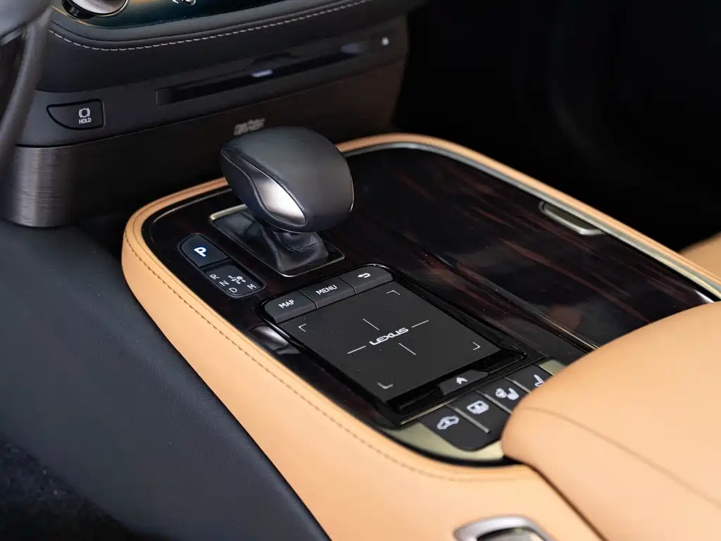 Lexus LS — миниатюра 15
