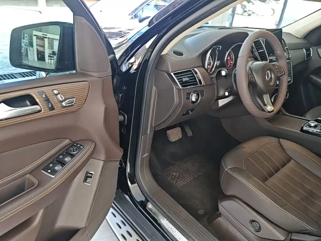 Mercedes-Benz GLE (Import) — миниатюра 16