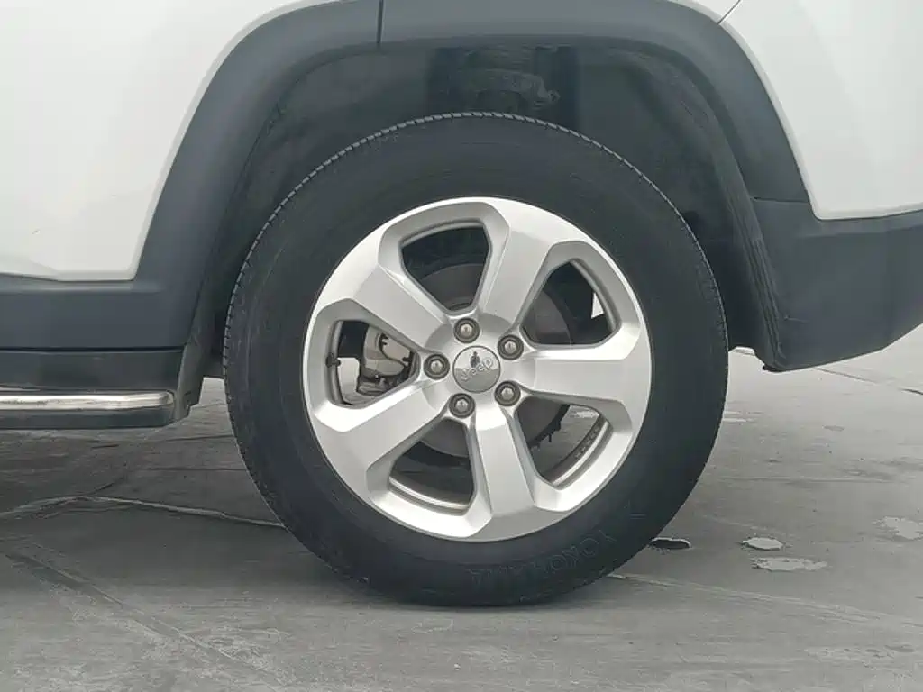 Jeep Compass — миниатюра 12