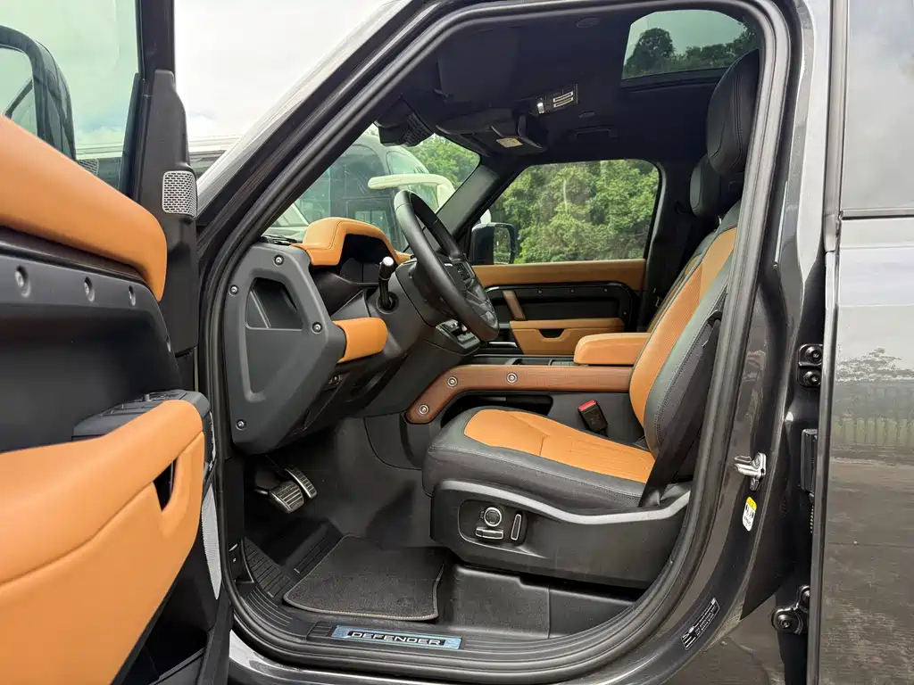 Land Rover Defender — миниатюра 5