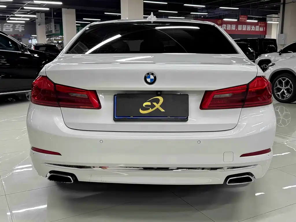 BMW 5 Series — миниатюра 4